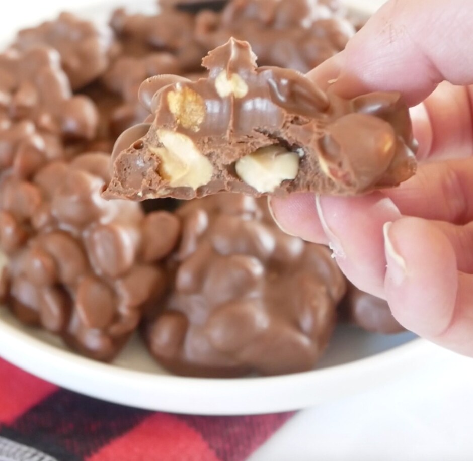 Slow Cooker Peanut Clusters